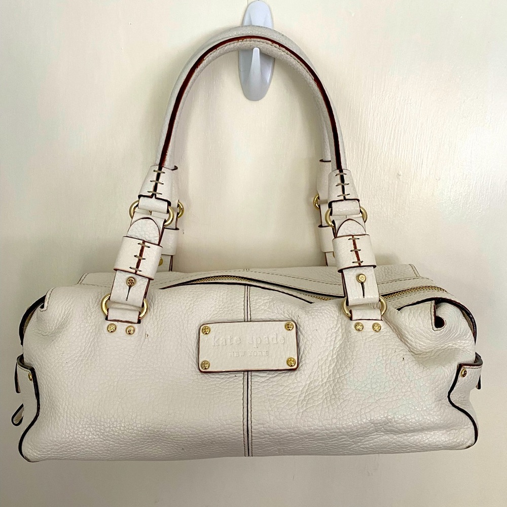 🚫SOLD❌. 
Kate Spade ♠️ Perfect for spring! White Satchel